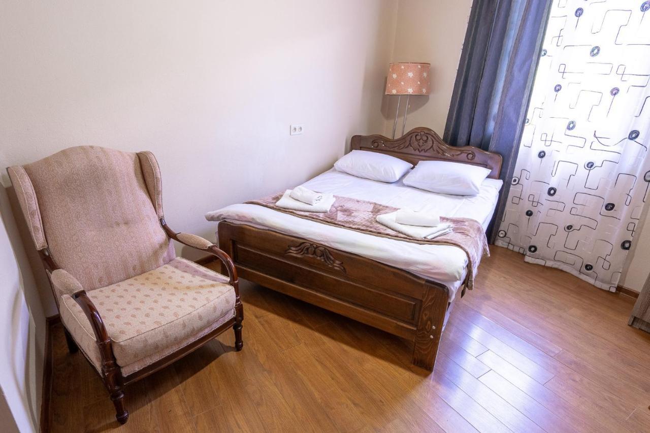 Guest House Nikala Mestia Esterno foto